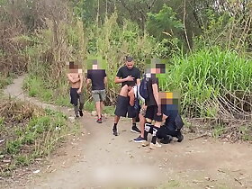 Mostrei para meus amigos o parque da putaria